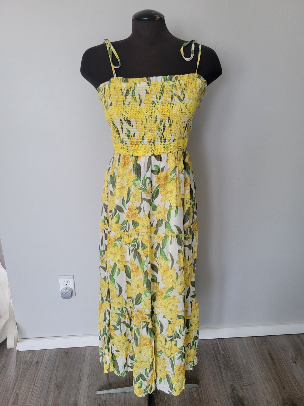 Blu Pepper Floral Dress Size M